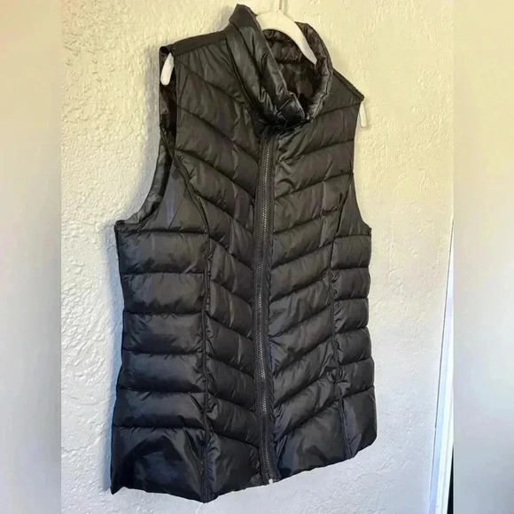 INC International Concepts high collar reversible women’s quilted puffer vest - Picture 2 of 10